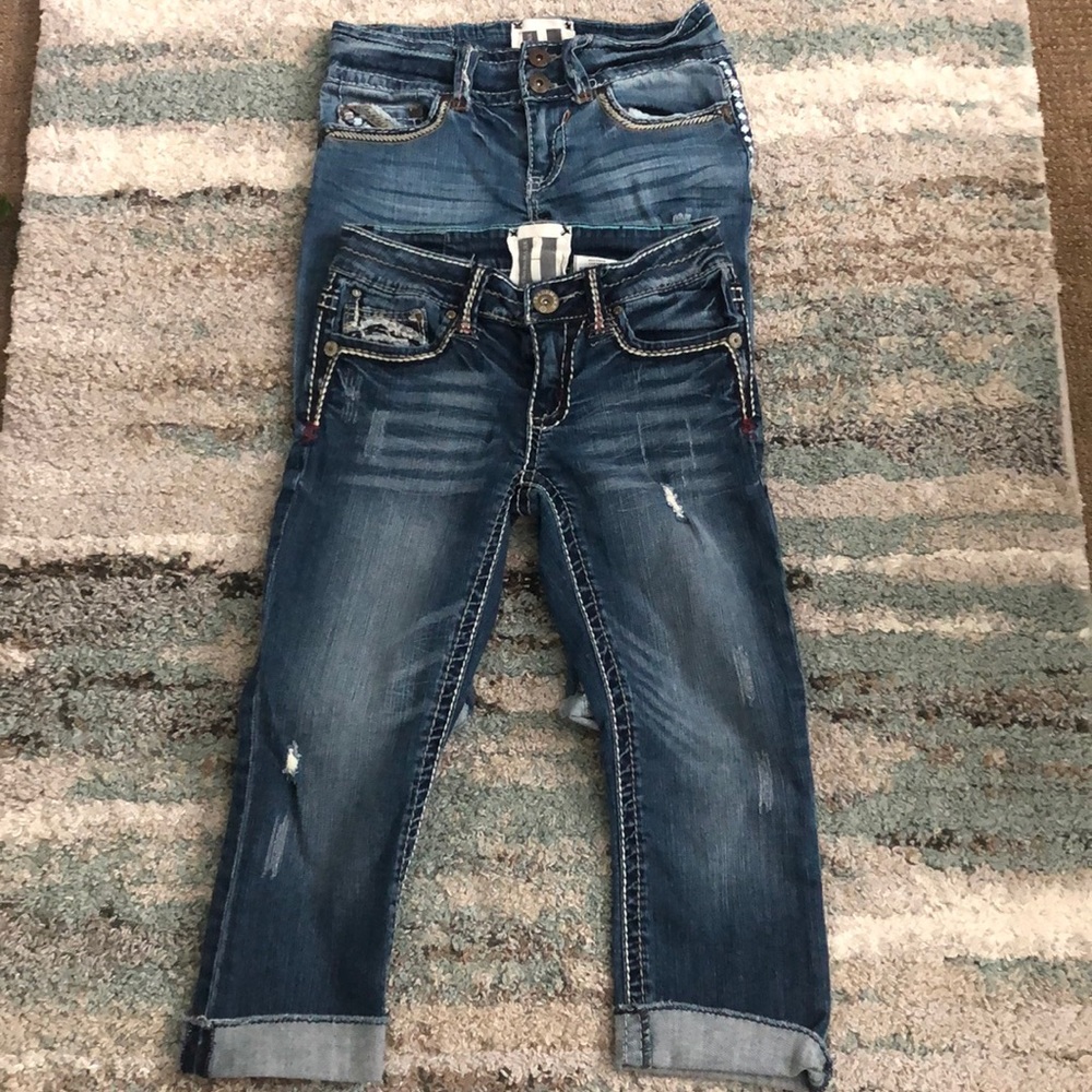 ⚡️SOLD⚡️2 Pair of Trademark Capris! Size 26